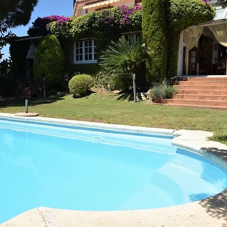Holiday home Homeholidaysrentals Deleite