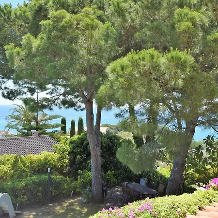 Holiday home Homeholidaysrentals Deleite