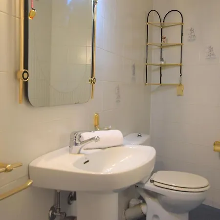 Holiday home Homeholidaysrentals Deleite *