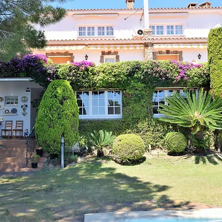Holiday home Homeholidaysrentals Deleite